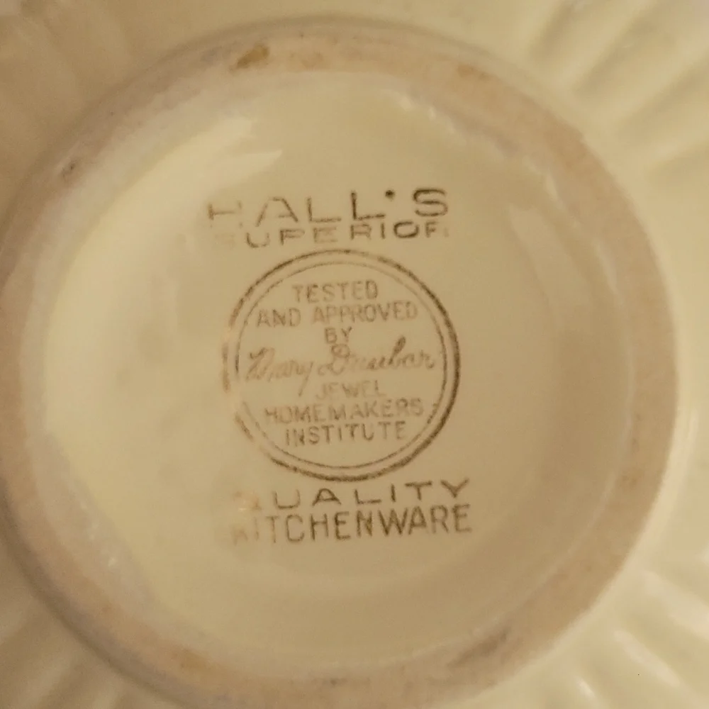 Hall's Autumn Leaves depression Era mixing or serving bowl - Picture 2 of 5